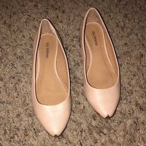 Light pink/peach flat
